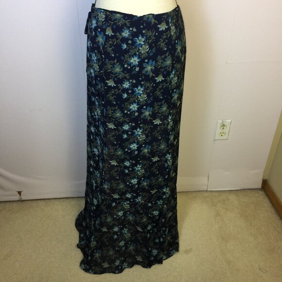 Free People Maxi Skirt Size 8 Womans Femme Edge Navy Blue Floral Wrapover Ruffle - Picture 7 of 15